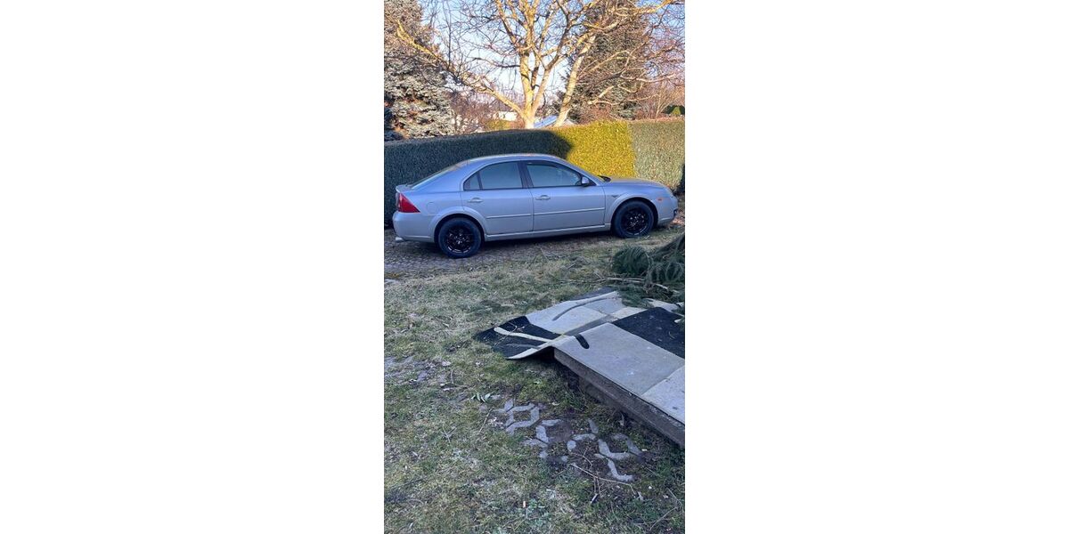 Ford Mondeo 230.000 km 1.500 &euro; Lichtenau 09244