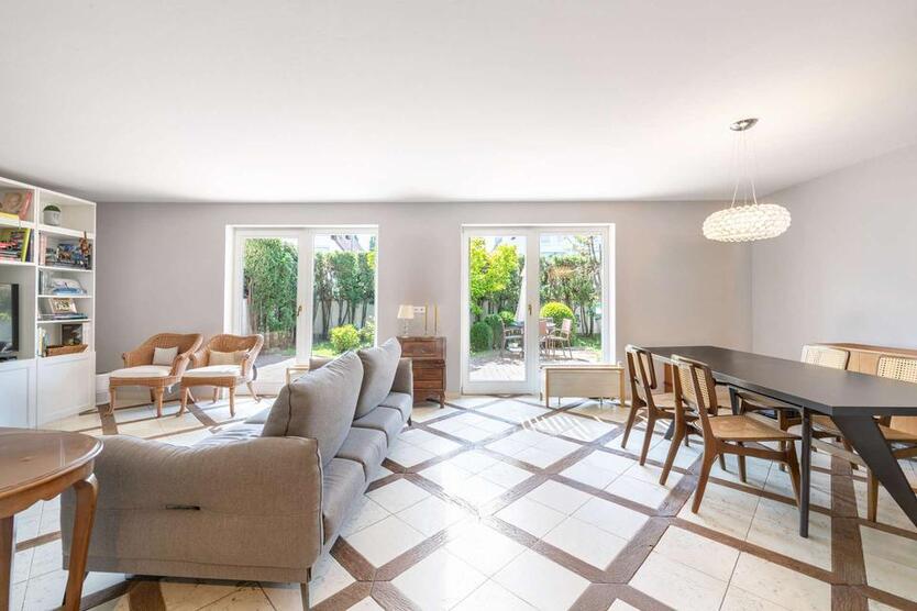 Familienfreundliches Einfamilienhaus mit Garten, Kamin und Wellnessbereich
