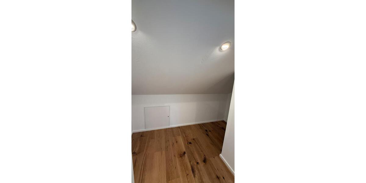 Dachgeschoßwohnung Vilsbiburg - 3 Zimmer, 78 m&sup2;, 790&euro; | Angebot:26123364