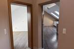 Wohnen und Arbeiten - Große Wohnung mit separatem Büro oder Gästeapartment in Nittendorf! 5 zimmer