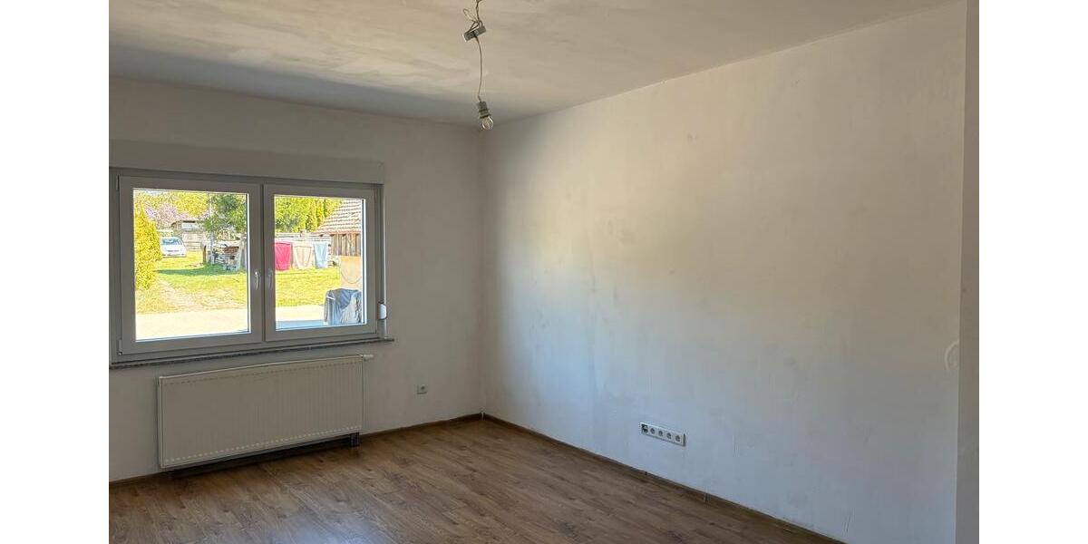 Erdgeschoßwohnung Bebra - 3 Zimmer, 83 m&sup2;, 650&euro; | Angebot:26407532