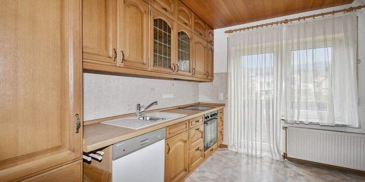 Ruhig gelegenes Zweifamilien-Doppelhaus - Ideal für Familie oder Mehrgenerationenwohnen 8 zimmer