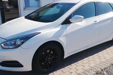 Hyundai i40 236.717 km 5.900 &euro; Neumünster 24536