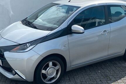 Toyota Aygo (X) 28.421 km 7.999 € Baesweiler 52499