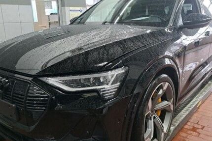 Audi e-tron 69.300 km 39.980 &euro; Balingen 72336
