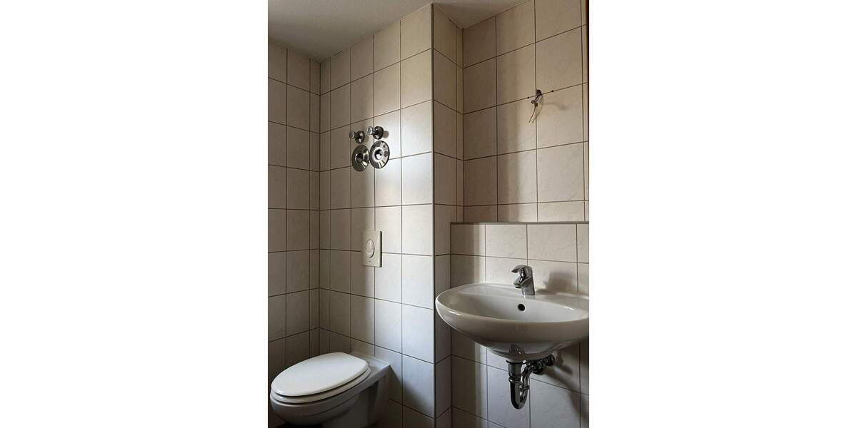 teilsanierte, gemütliche 2-Raum Altbauwohnung mit Terrasse im Stadtzentrum 2 zimmer