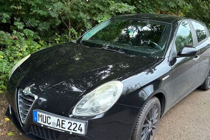 Alfa Romeo Giulietta 238.000 km 3.200 &euro; München 81673