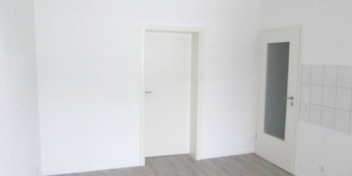 Etagenwohnung Zwickau Bahnhofsvorstadt - 1 Zimmer, 40 m&sup2;, 240&euro; | Angebot:26683974