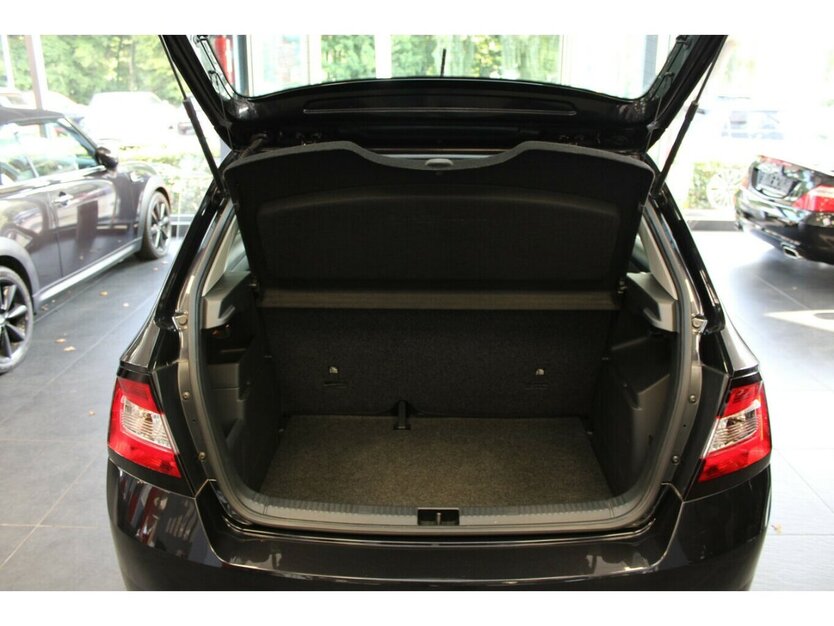 Skoda Fabia 1.0 MPI Cool Edition 66.971 km 8.980 € Euskirchen 53881
