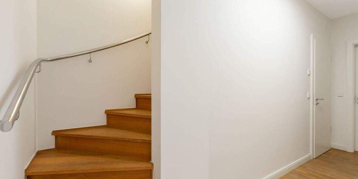 Reihenendhaus Düsseldorf Heerdt - 5 Zimmer, 220 m&sup2;, 1.790.000&euro; | Angebot:24156259