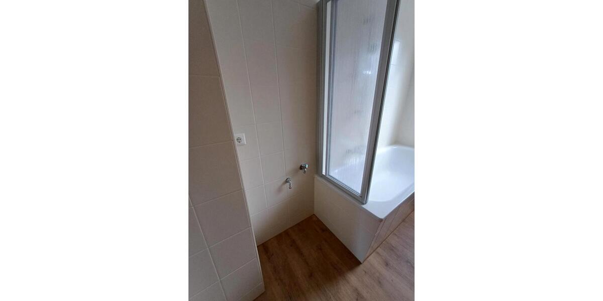 Erdgeschoßwohnung Eisfeld - 4 Zimmer, 69 m&sup2;, 700&euro; | Angebot:26381319