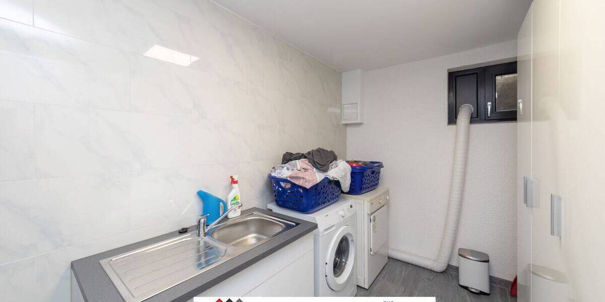 Traumhaftes REH mit 168qm WF und 400qm GS, inkl. Garten + Balkon, Garage, hochwertig kernsaniert 6 zimmer