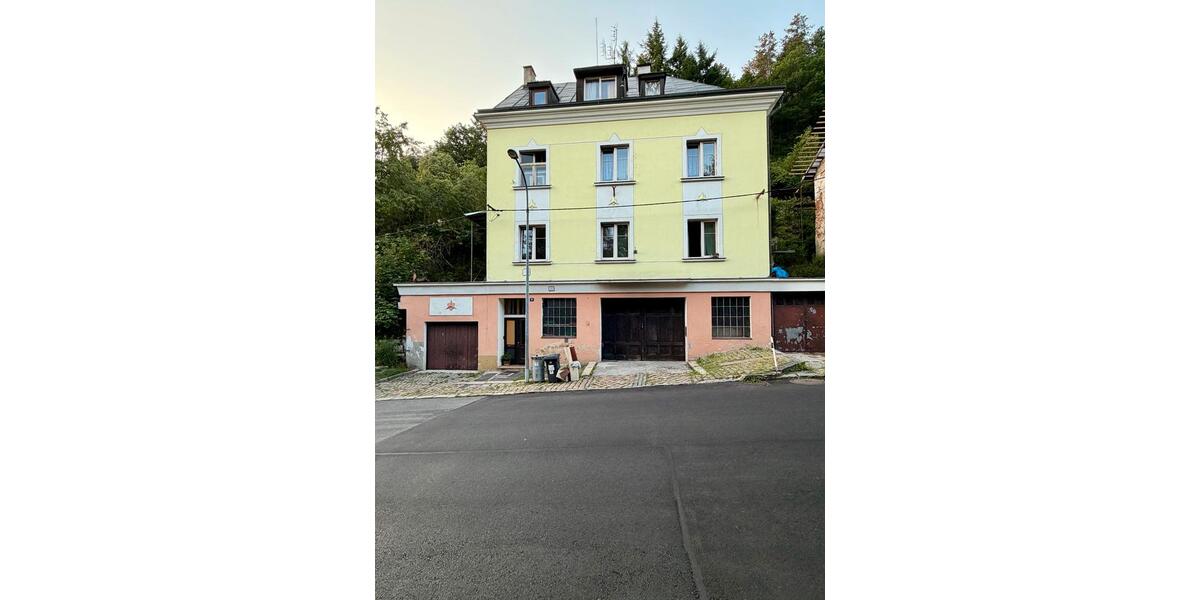 Mehrfamilienhaus, Wohnhaus Arzberg - 9 Zimmer, 240 m&sup2;, 470.000&euro; | Angebot:26977955