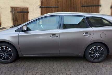 Toyota Auris 150.000 km 9.999 &euro; Oettingen i.Bay., St 86732