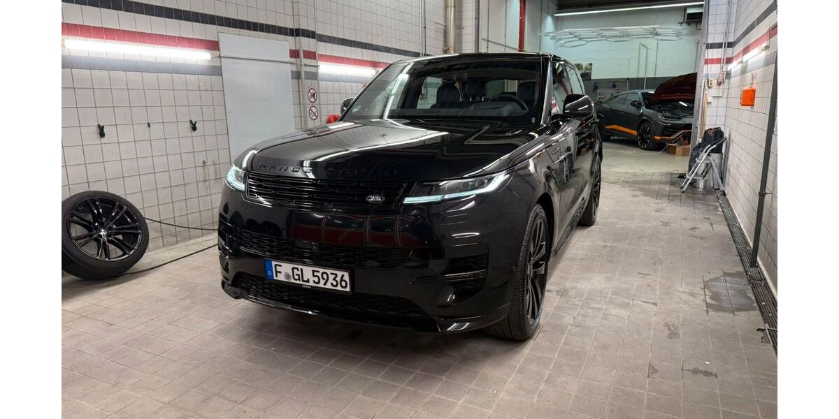 Land Rover Range Rover Sport 7.800 km 106.900 &euro; München 81735