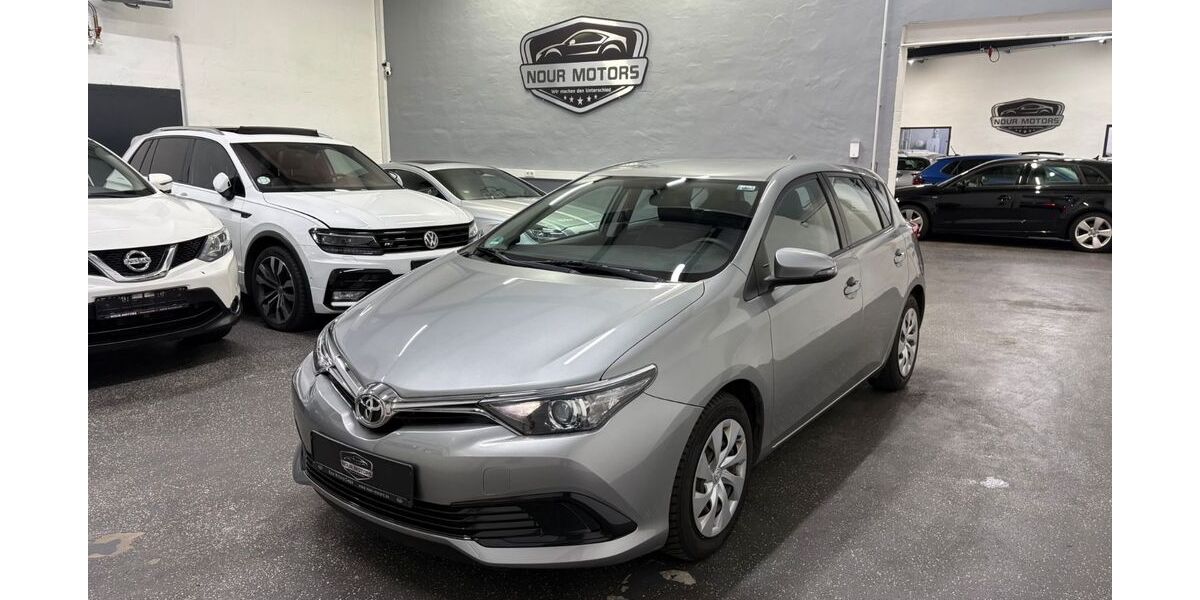 Toyota Auris 74.800 km 11.400 &euro; Iserlohn 58638