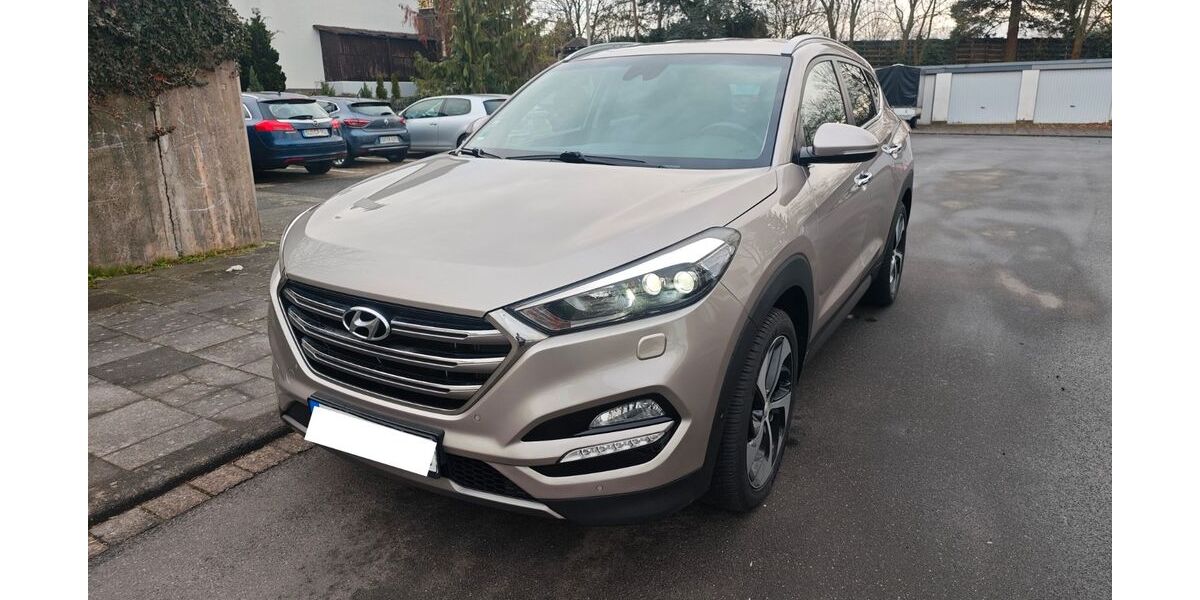 Hyundai TUCSON 133.600 km 14.500 &euro; Meckenheim 53340