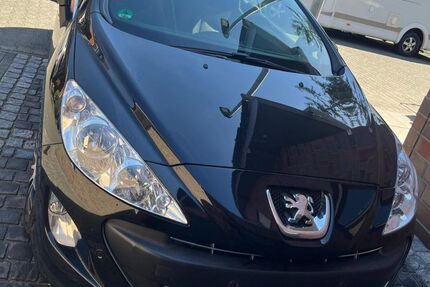 Peugeot 308 159.218 km 4.900 &euro; Mönchengladbach 41238