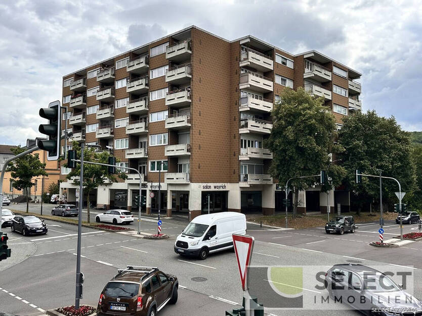 Gut geschnittene 3 Zimmer Eigentumswohnung mit Balkon, Stellplatz und tollem Fernblick