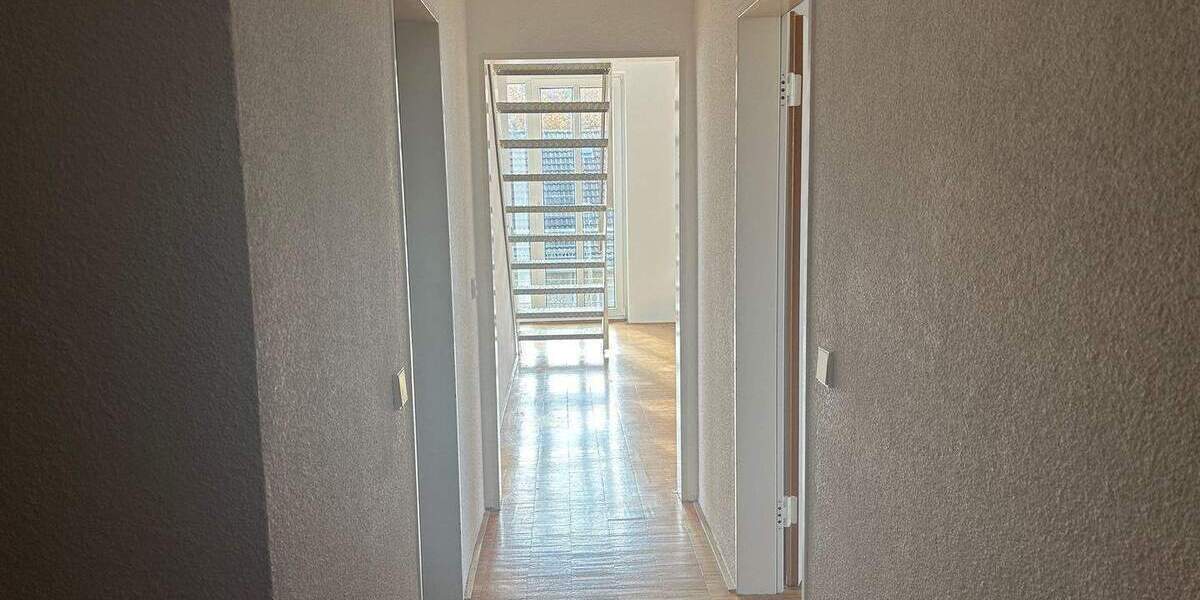 Etagenwohnung Weißenfels - 3 Zimmer, 109 m&sup2;, 800&euro; | Angebot:24990147