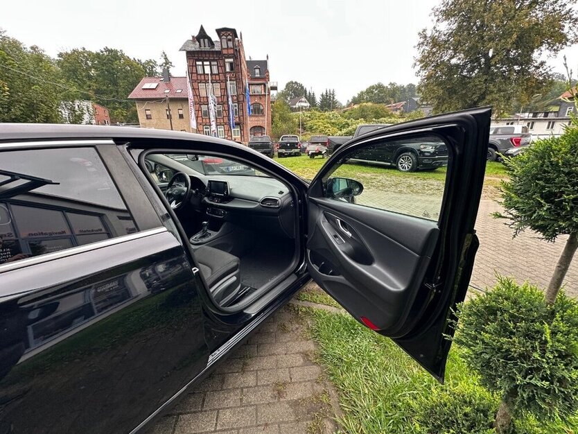 Hyundai i30 Fastback Fastback 1.4 T-GDI 140.000 km 11.990 € Rudolstadt 07407