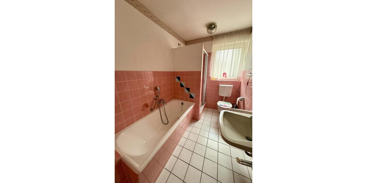 Einfamilienhaus Ochsenfurt - 8 Zimmer, 185 m&sup2;, 449.000&euro; | Angebot:26228698