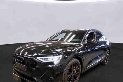 Audi e-tron 33.867 km 35.990 &euro; Hamburg 22047