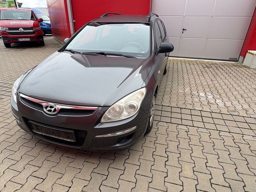 i30