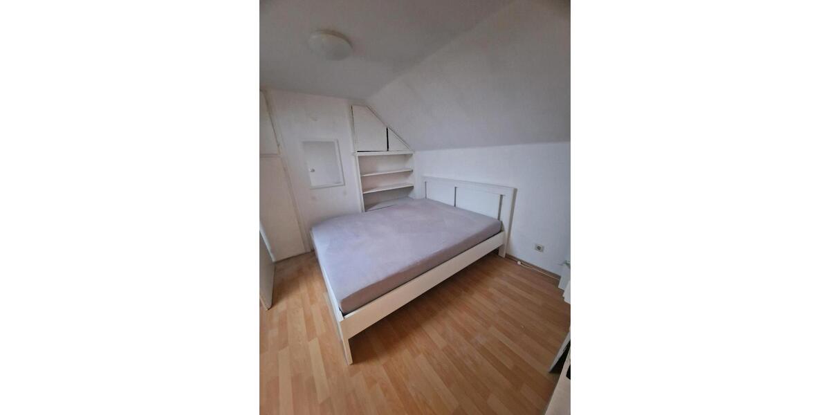 Dachgeschoßwohnung Frankfurt am Main Nied - 2 Zimmer, 34 m&sup2;, 1.090&euro; | Angebot:26624524