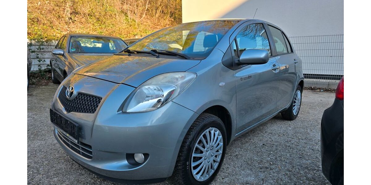 Toyota Yaris 107.000 km 4.300 &euro; Essen 45144