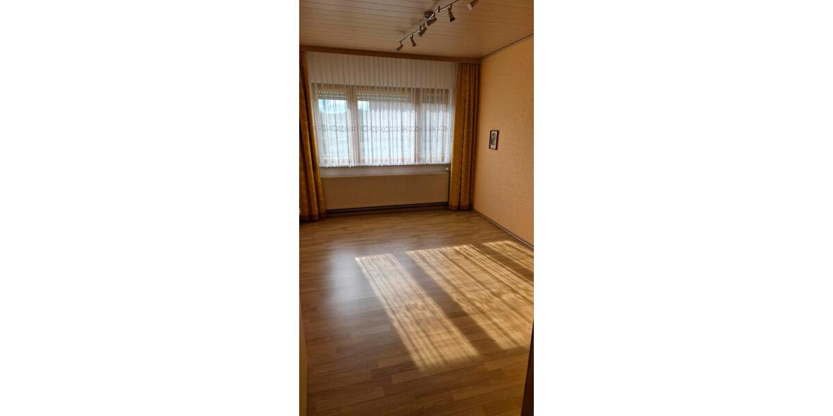 Einfamilienhaus Arnstein - 5 Zimmer, 125 m&sup2;, 180.000&euro; | Angebot:26565443