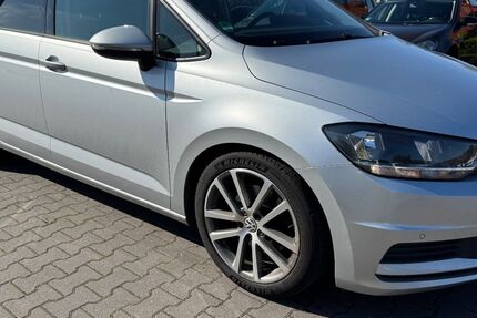VW Touran 117.466 km 17.499 &euro; Moormerland 26802