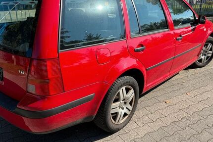 VW Golf 137.559 km 1.900 € Freiburg 79108