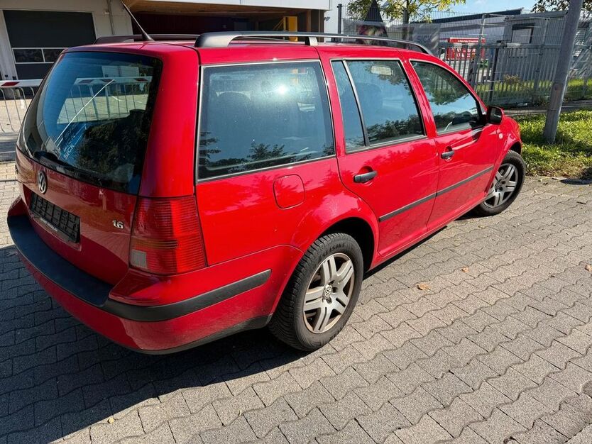 VW Golf 137.559 km 1.900 € Freiburg 79108