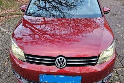 VW Touran 220.000 km 6.400 € Aachen 52072