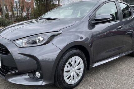 Toyota Yaris 13.772 km 18.550 &euro; Bremen 28357