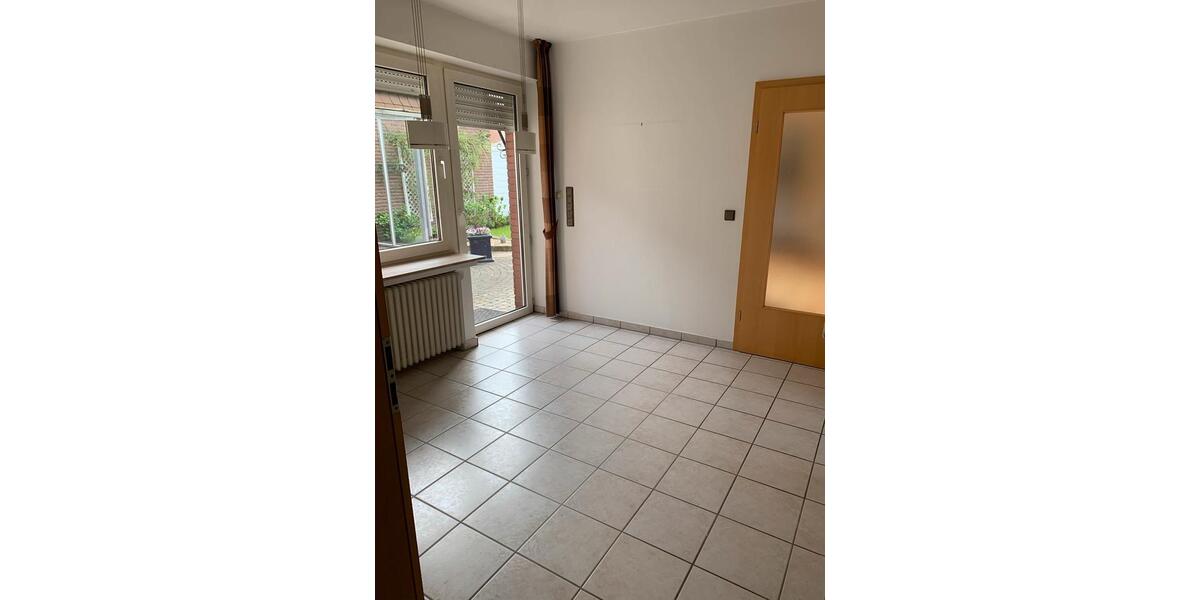 Erdgeschoßwohnung Warendorf - 5 Zimmer, 115 m&sup2;, 1.250&euro; | Angebot:26316411