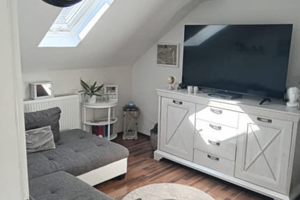Helle 4-Zimmer-Dachgeschoßwohnung mit Wohnküche & Abstellräumen