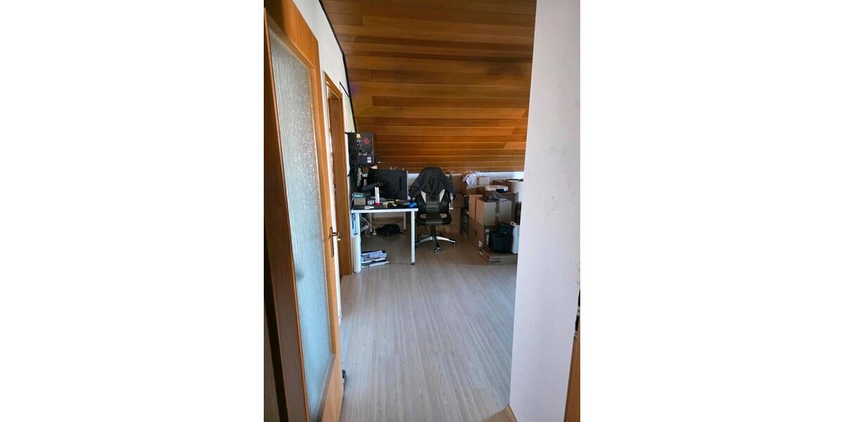 Dachgeschoßwohnung Waghäusel - 2 Zimmer, 90 m&sup2;, 975&euro; | Angebot:26676215