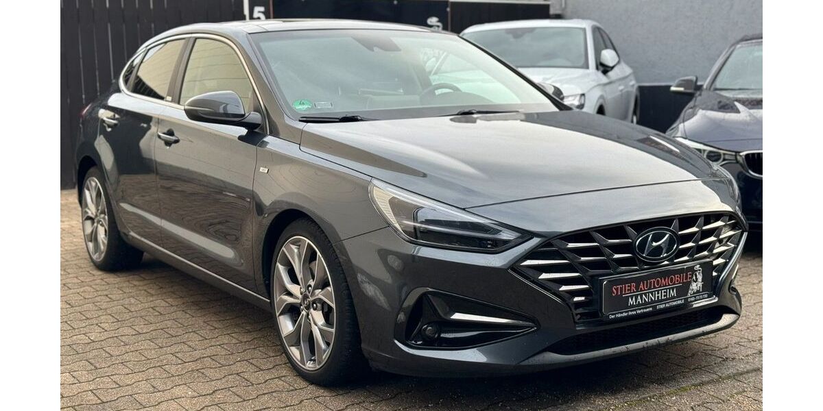 Hyundai i30 93.000 km 17.450 &euro; Mannheim 68199