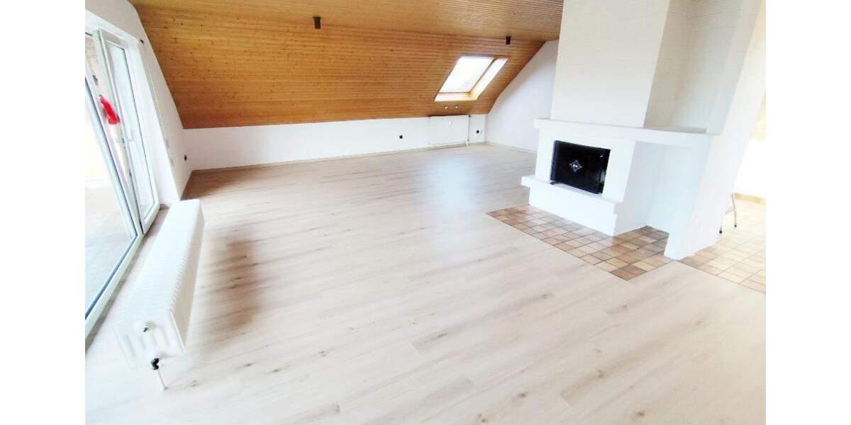 Dachgeschoßwohnung Oerlinghausen - 3 Zimmer, 108 m&sup2;, 800&euro; | Angebot:24454347