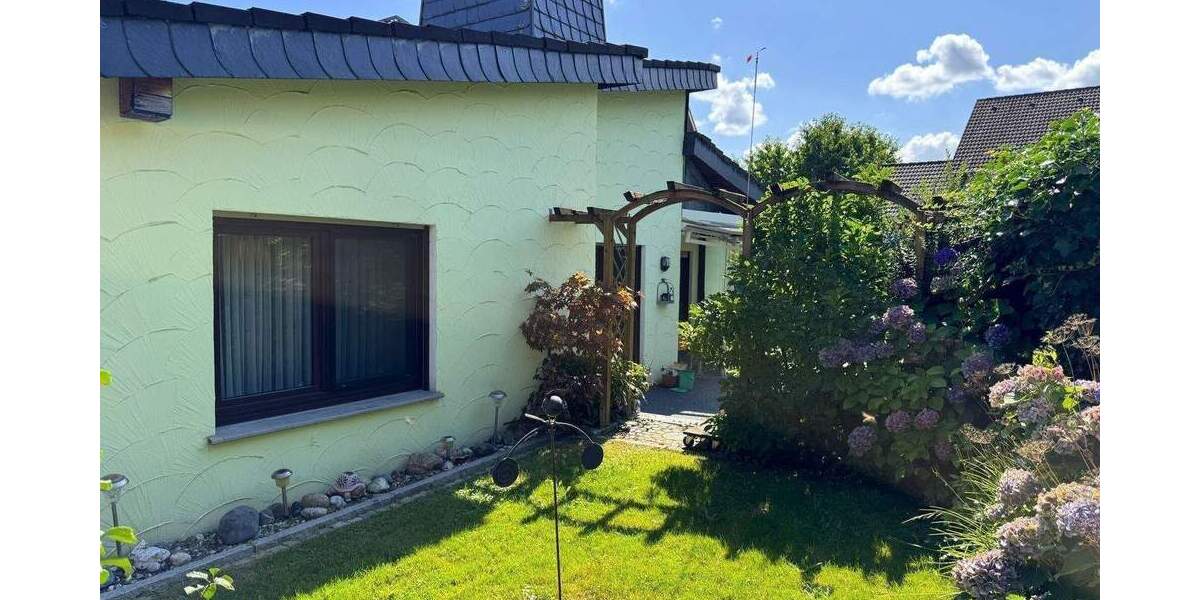 Einfamilienhaus Kaufungen Oberkaufungen - 4 Zimmer, 120 m&sup2;, 250.000&euro; | Angebot:26703211