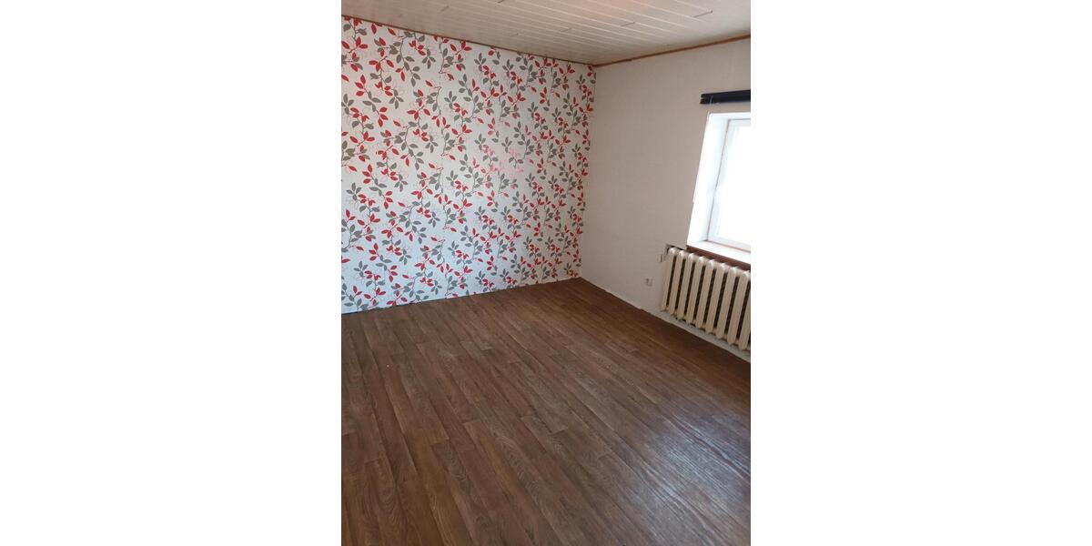 Etagenwohnung Gnoien - 3 Zimmer, 80 m&sup2;, 600&euro; | Angebot:26049680