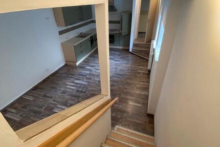 individuelle Maisonette-Wohnung in sehr ruhiger Lage in Tessin 4 zimmer