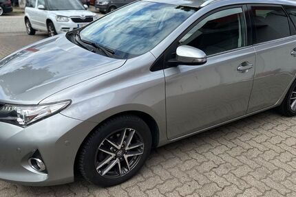 Toyota Auris 81.121 km 12.480 &euro; Bad Segeberg 23795