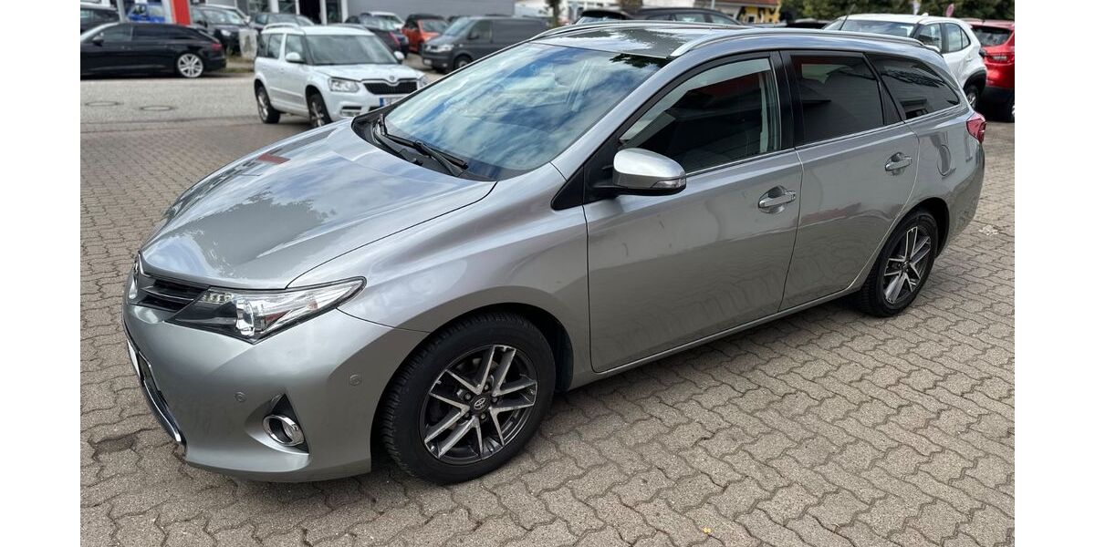 Toyota Auris 81.121 km 12.480 &euro; Bad Segeberg 23795