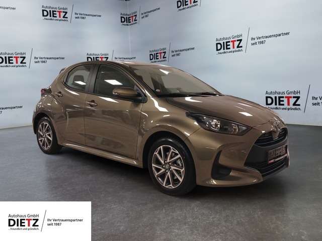 Toyota Yaris 14.610 km 20.880 &euro; Wildau 15745