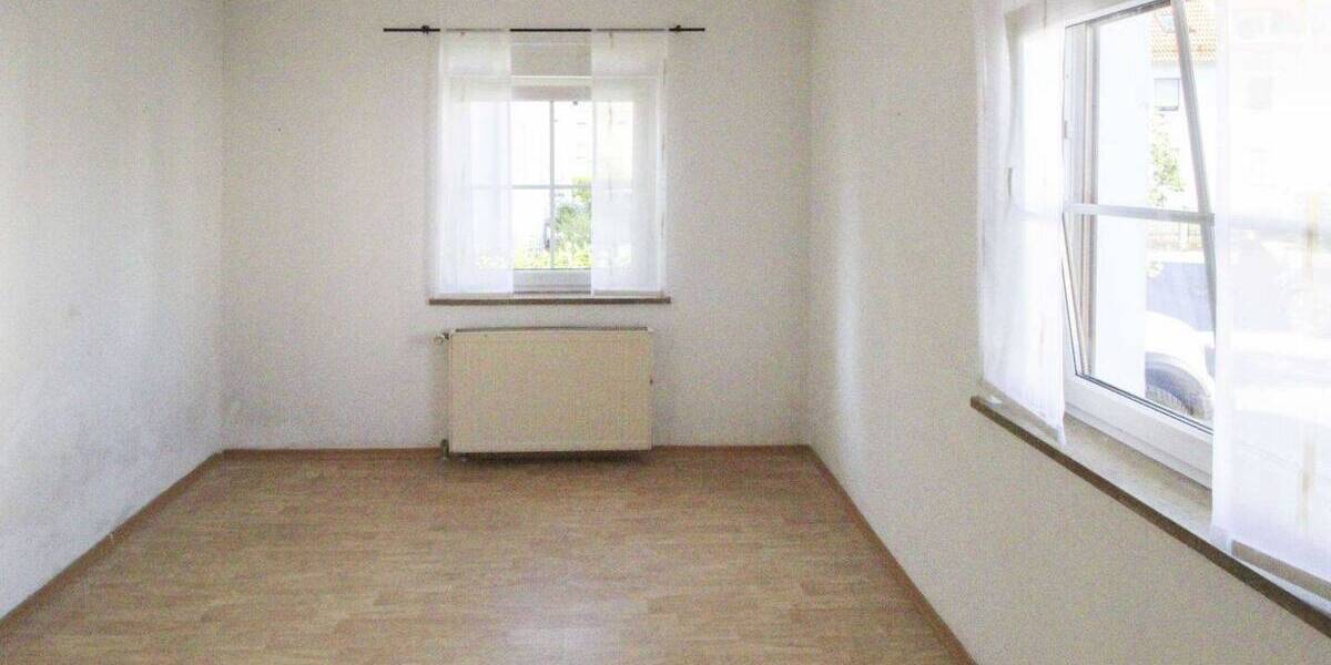 Einfamilienhaus Schwandorf Krondorf - 7 Zimmer, 130 m&sup2;, 299.000&euro; | Angebot:26435050