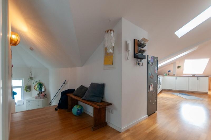 Dachgeschoßwohnung Dresden Loschwitz - 3 Zimmer, 101 m&sup2;, 1.165&euro; | Angebot:26288747