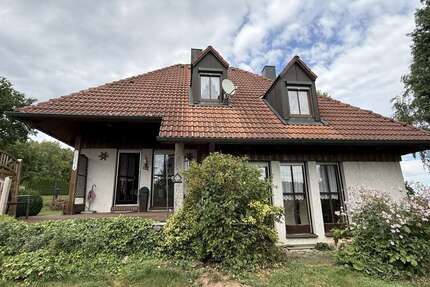 Haus Mitterteich - 3.5 Zimmer, 131 m&sup2;, 239.000&euro; | Angebot:25447272